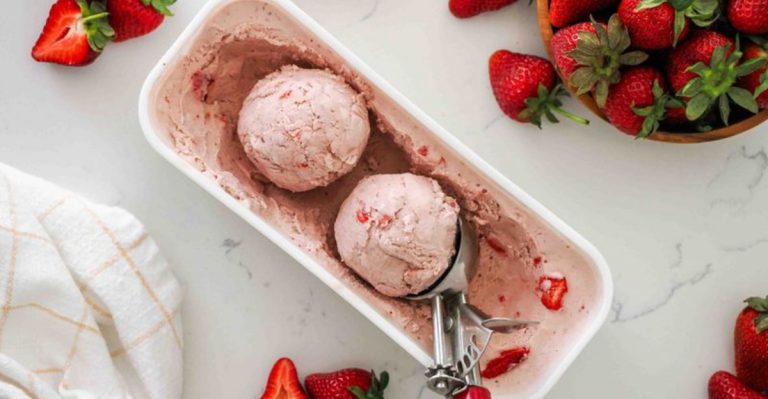 Top 16 Strawberry Desserts Of All Time