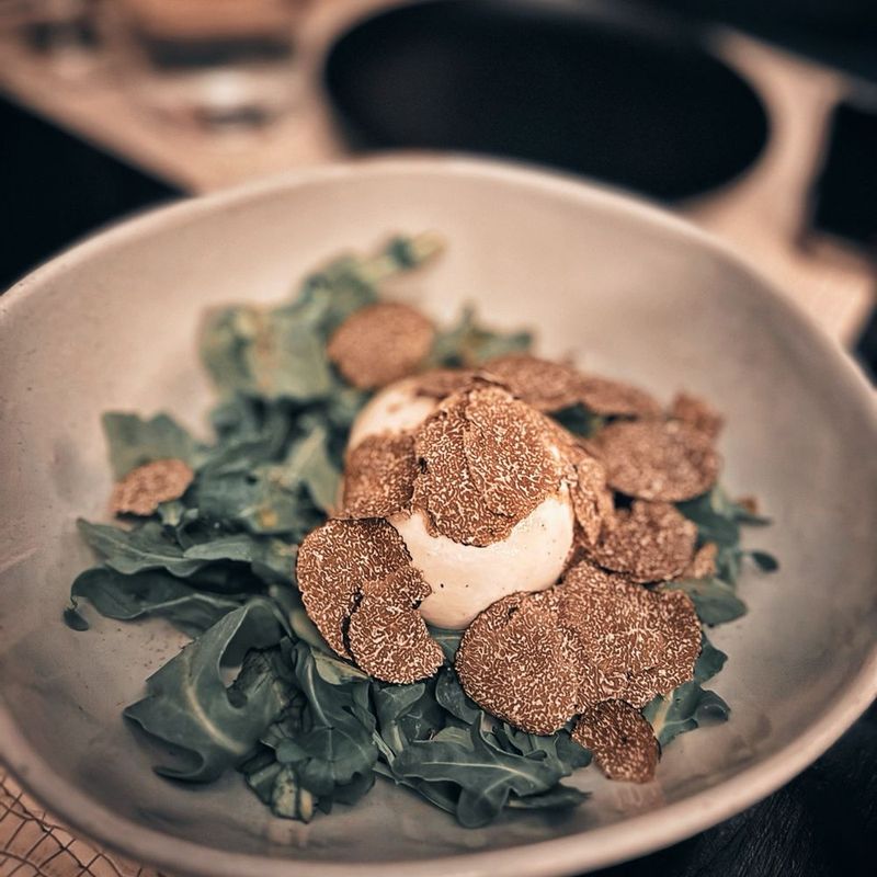 Restaurant Staff Secretly Judge Truffle-Orderers