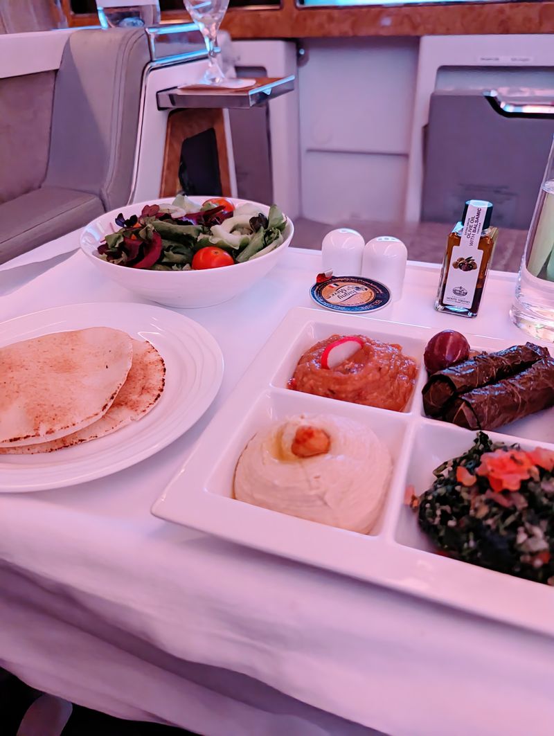 Emirates – Arabic Mezze Platter