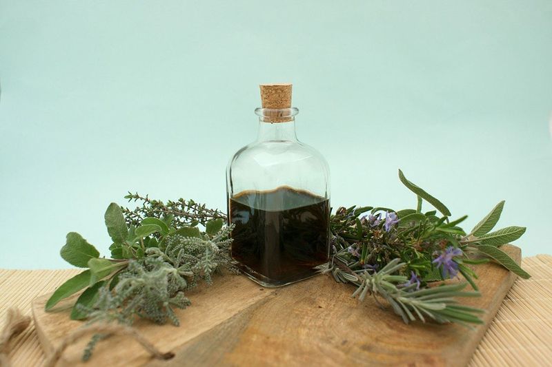 Vinegar Of The Four Bandits