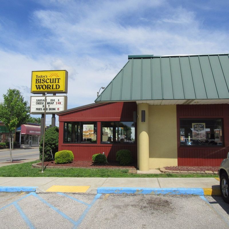West Virginia: Tudor's Biscuit World