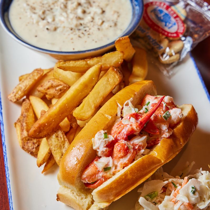 Legal Sea Foods (Boston Logan International Airport – BOS)