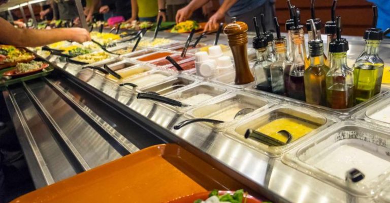 14 Buffet Items Chefs Would Never Touch (Plus 3 They Actually Recommend)