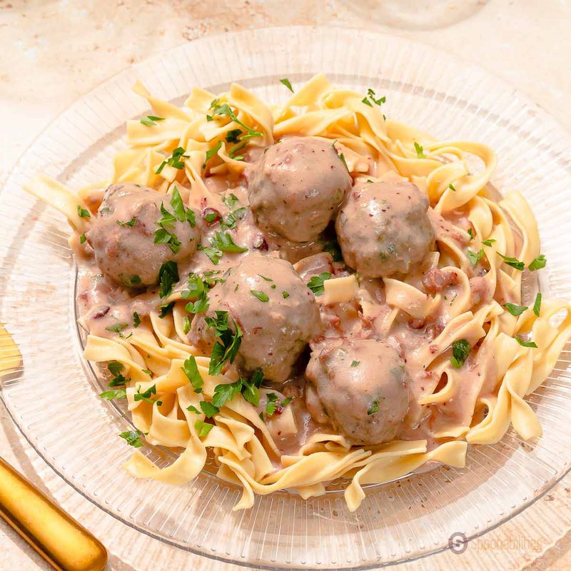 Swedish Köttbullar (Meatballs)