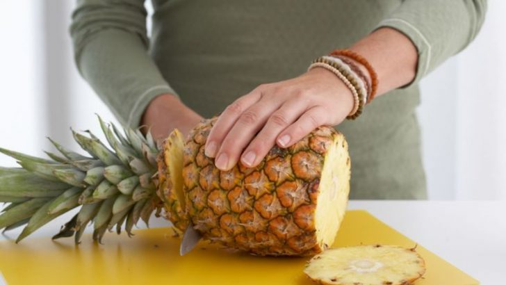 15 Pineapple Cutting Hacks That Actually Work