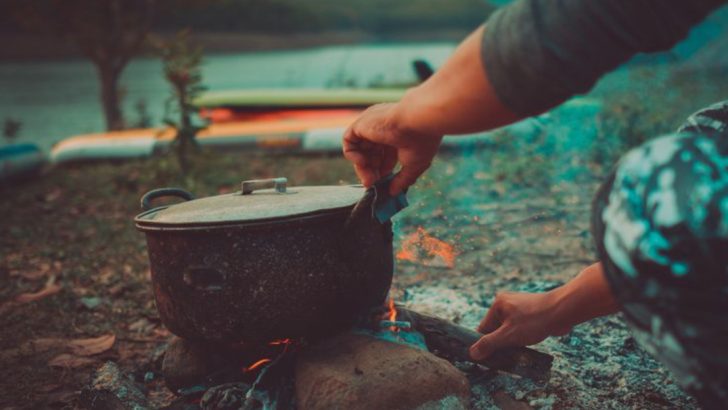 17 Tips You Need For Cooking Dishes Over A Campfire