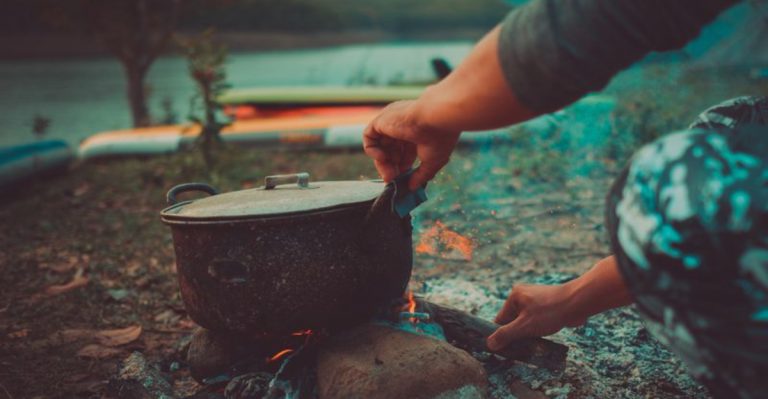 17 Tips You Need For Cooking Dishes Over A Campfire