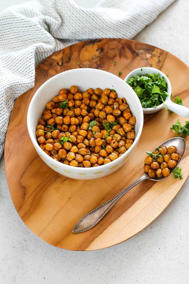 Roasted Chickpeas With Smoked Paprika