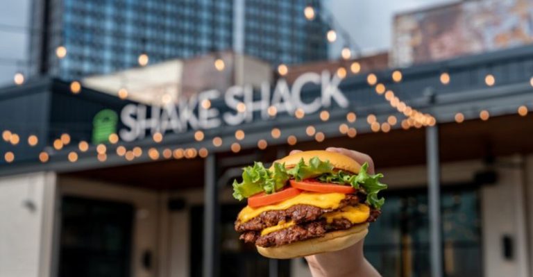 20 Homegrown American Restaurant Chains Everyone Wants To Visit