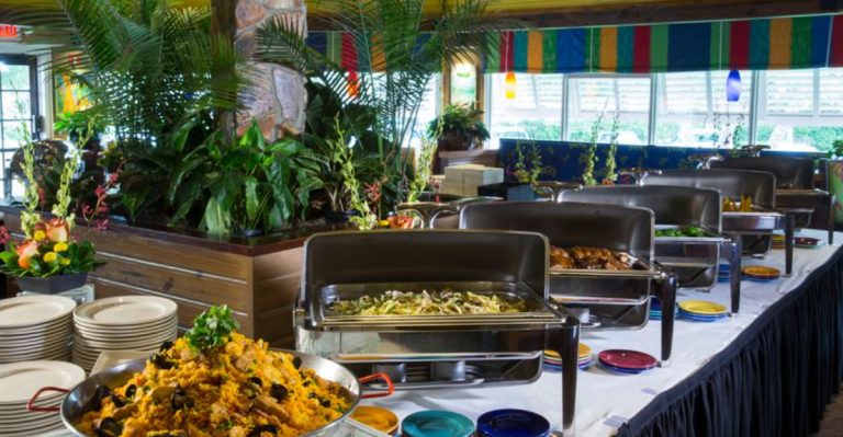 8 Seafood Buffets Across The U.S. Serving Fresh Catches And 7 More Dishing Out Unforgettable Feasts