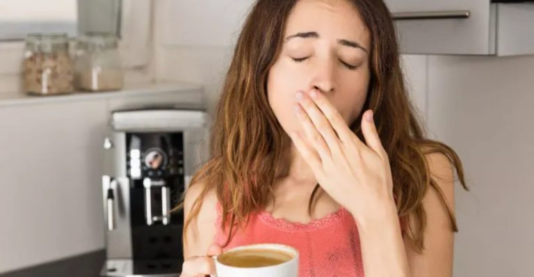 8 Small, Everyday Things Dietitians Wish You’d Stop Doing With Breakfast, Plus 8 Healthier Habits
