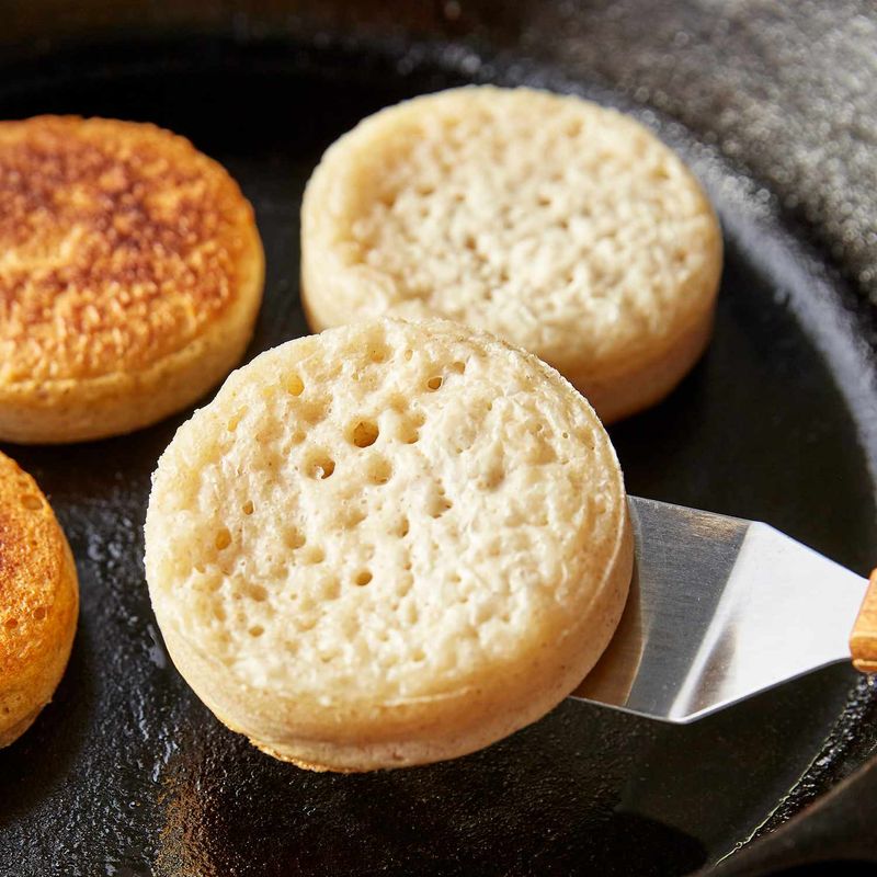 Overnight Buttermilk Crumpets