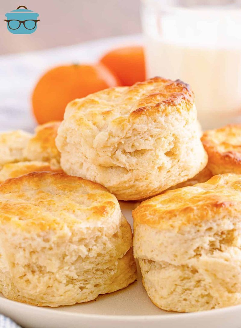 Pillowy Soft Dinner Biscuits