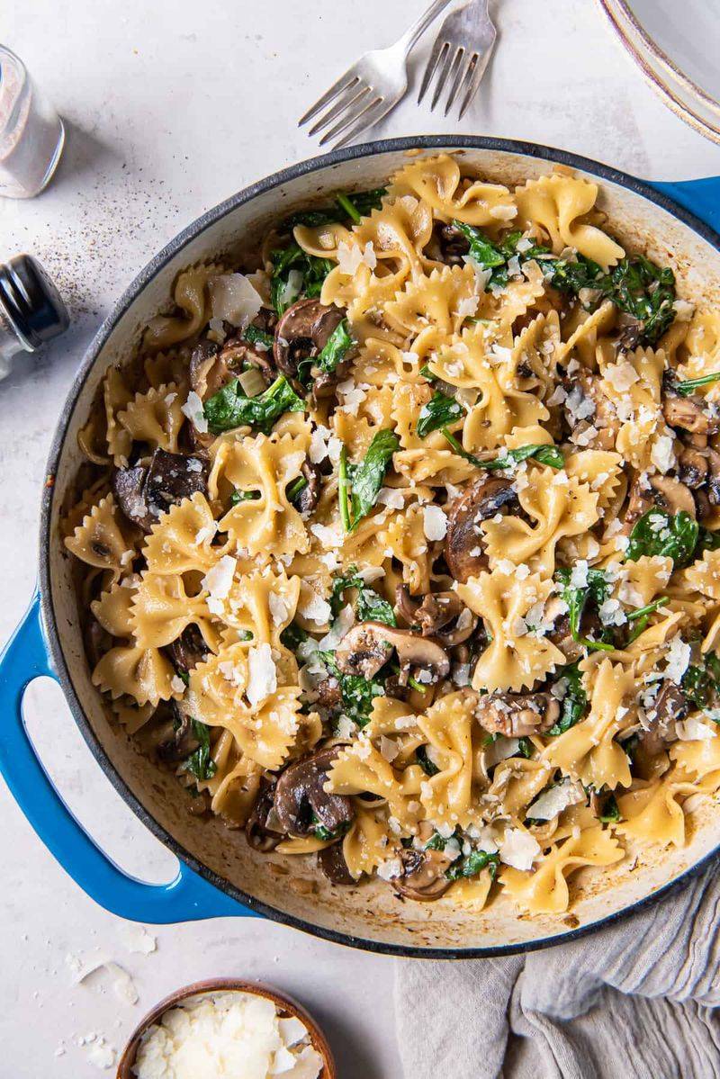 One-Pot Mushroom And Spinach Pasta