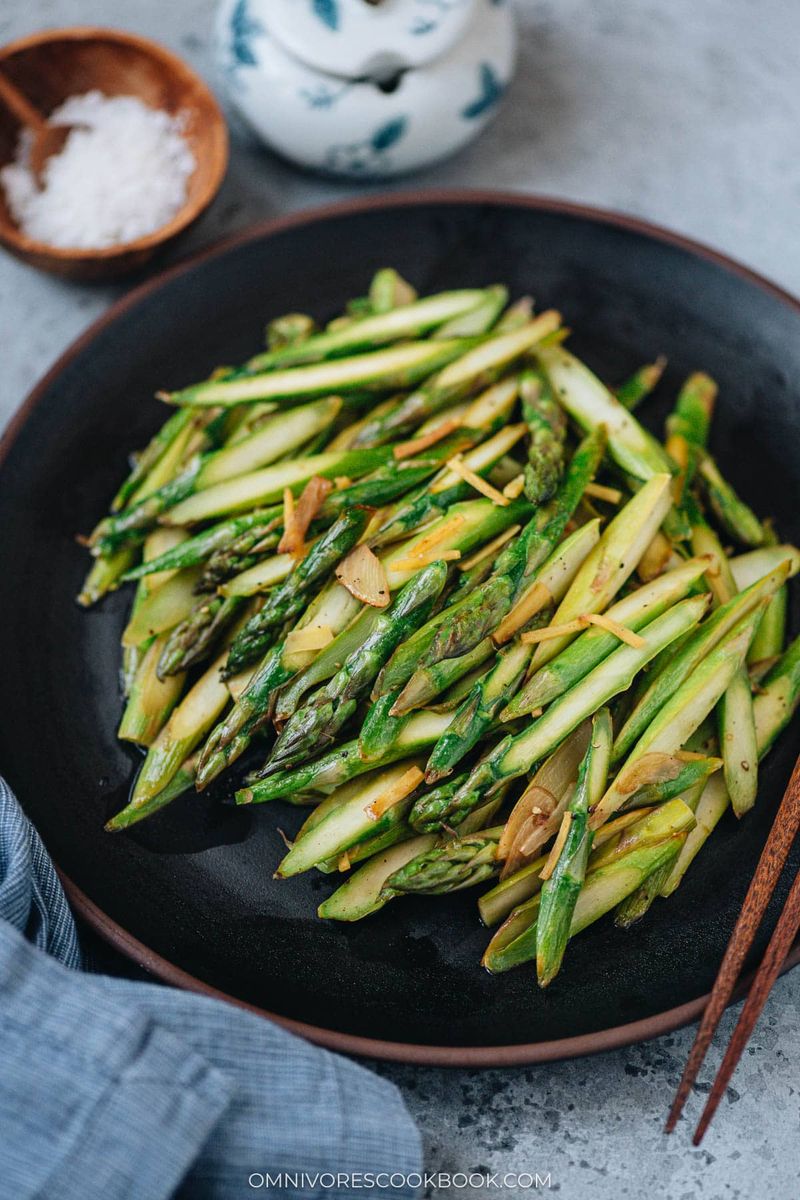 Sesame Ginger Asparagus Stir-Fry