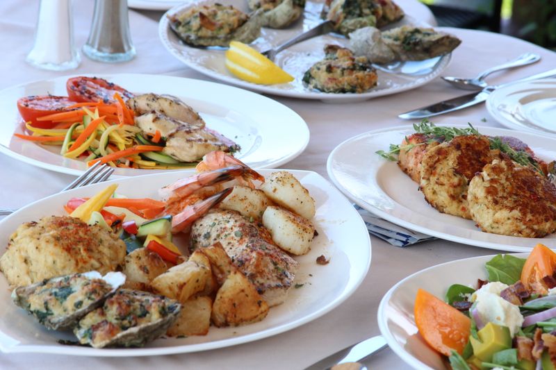Captain George's Seafood Restaurant (Virginia Beach, VA)
