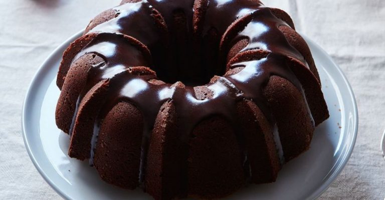 Bake Like It’s 1982: 16 Cakes That Defined A Generation