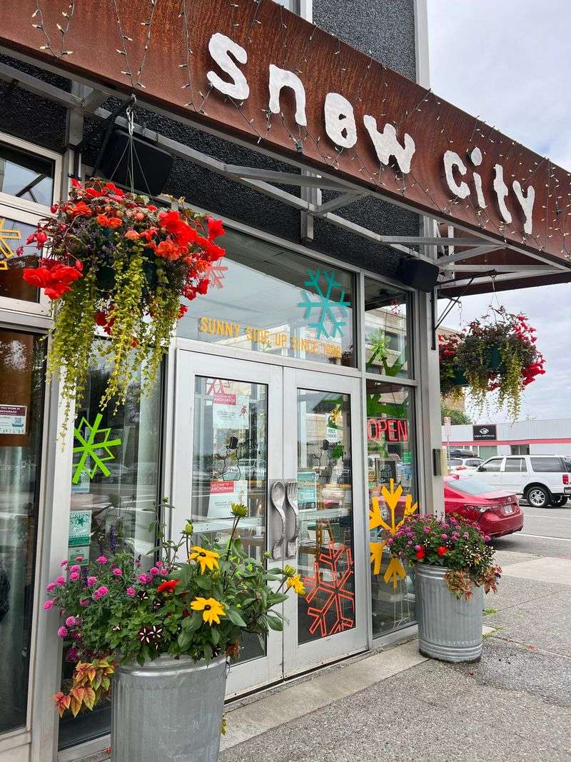 Snow City Café