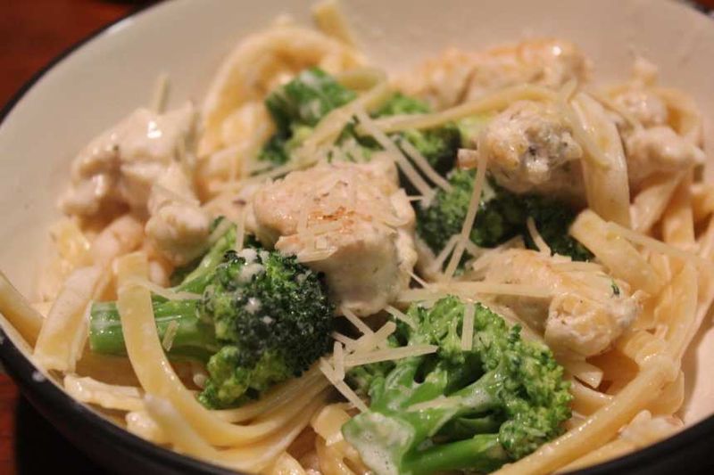 Cheesecake Factory Pasta With Chicken And Broccoli