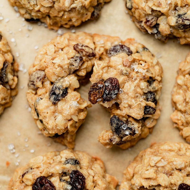 Oatmeal Raisin Cookies With Cinnamon