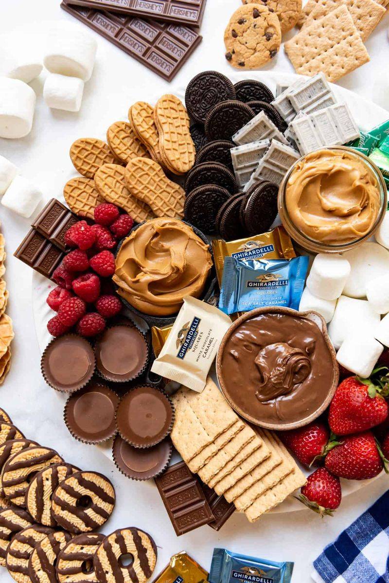 S'mores Extravaganza Board