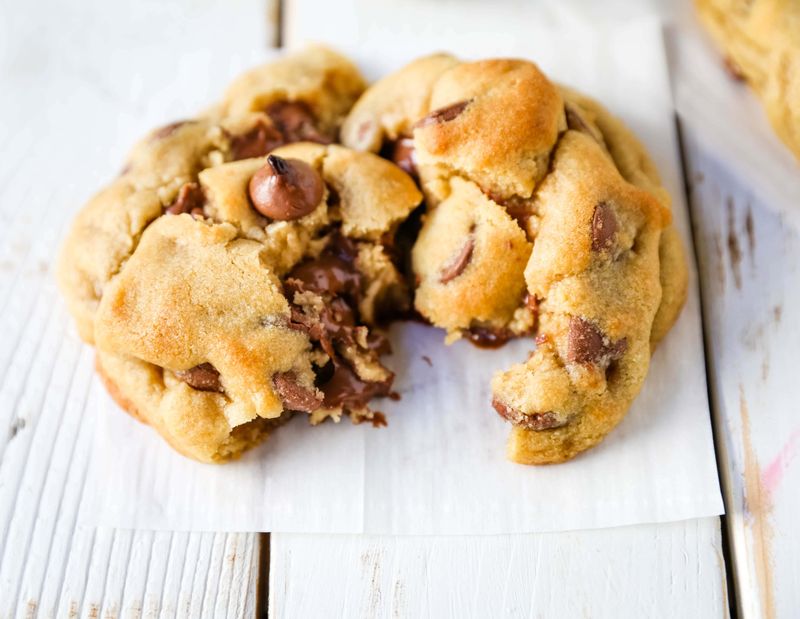 Crumbl's Chocolate Chip Cookie