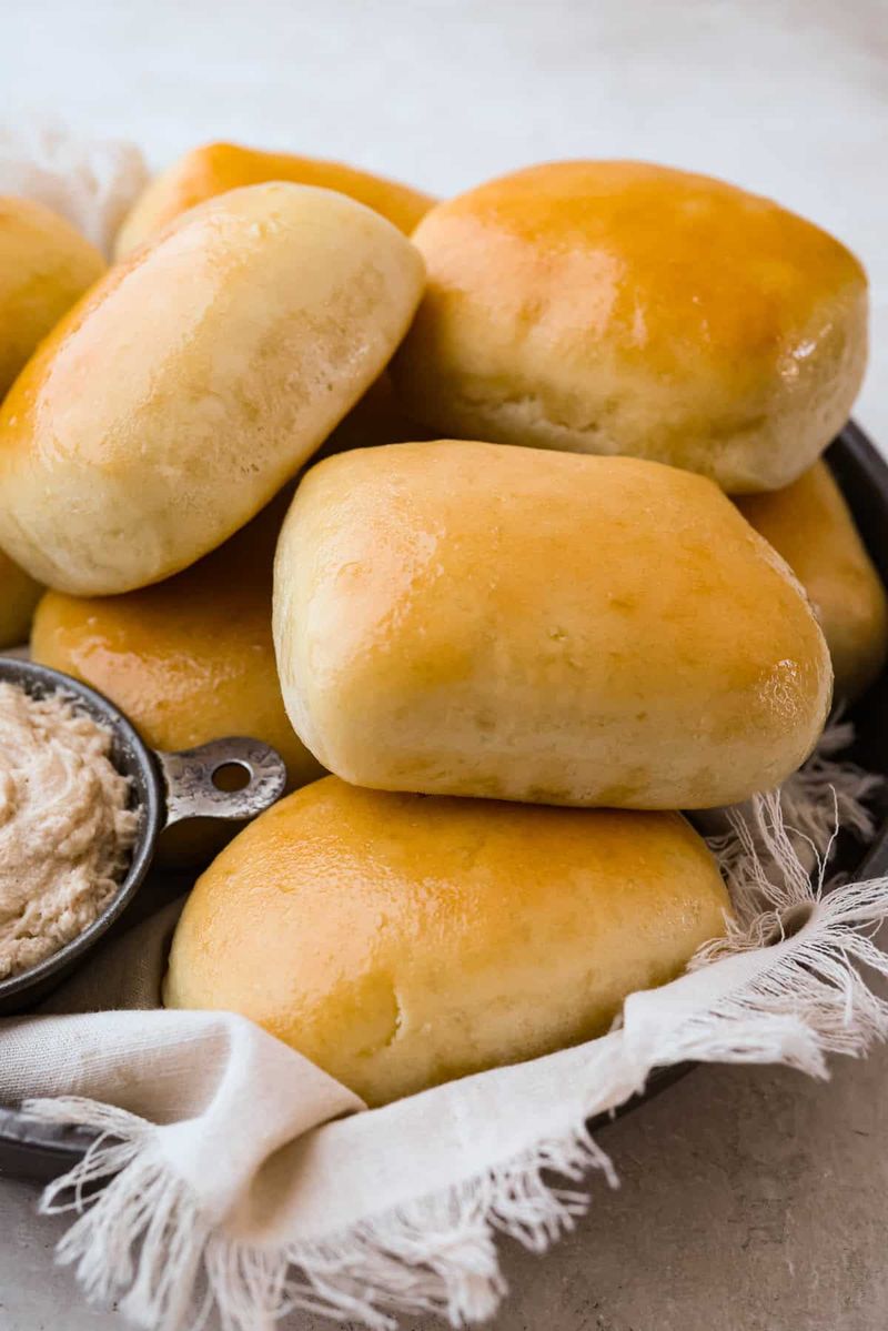 Texas Roadhouse's Sweet Honey Butter Rolls