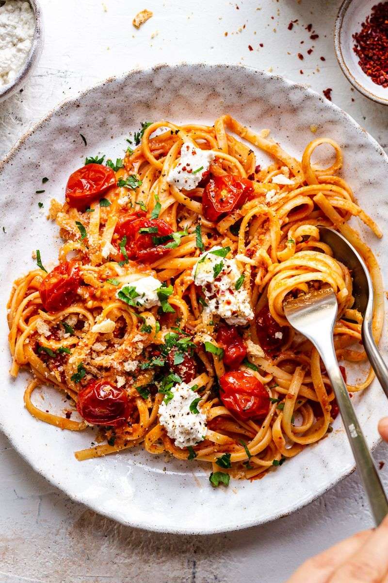 Roasted Tomato Chili Bacon Spaghetti