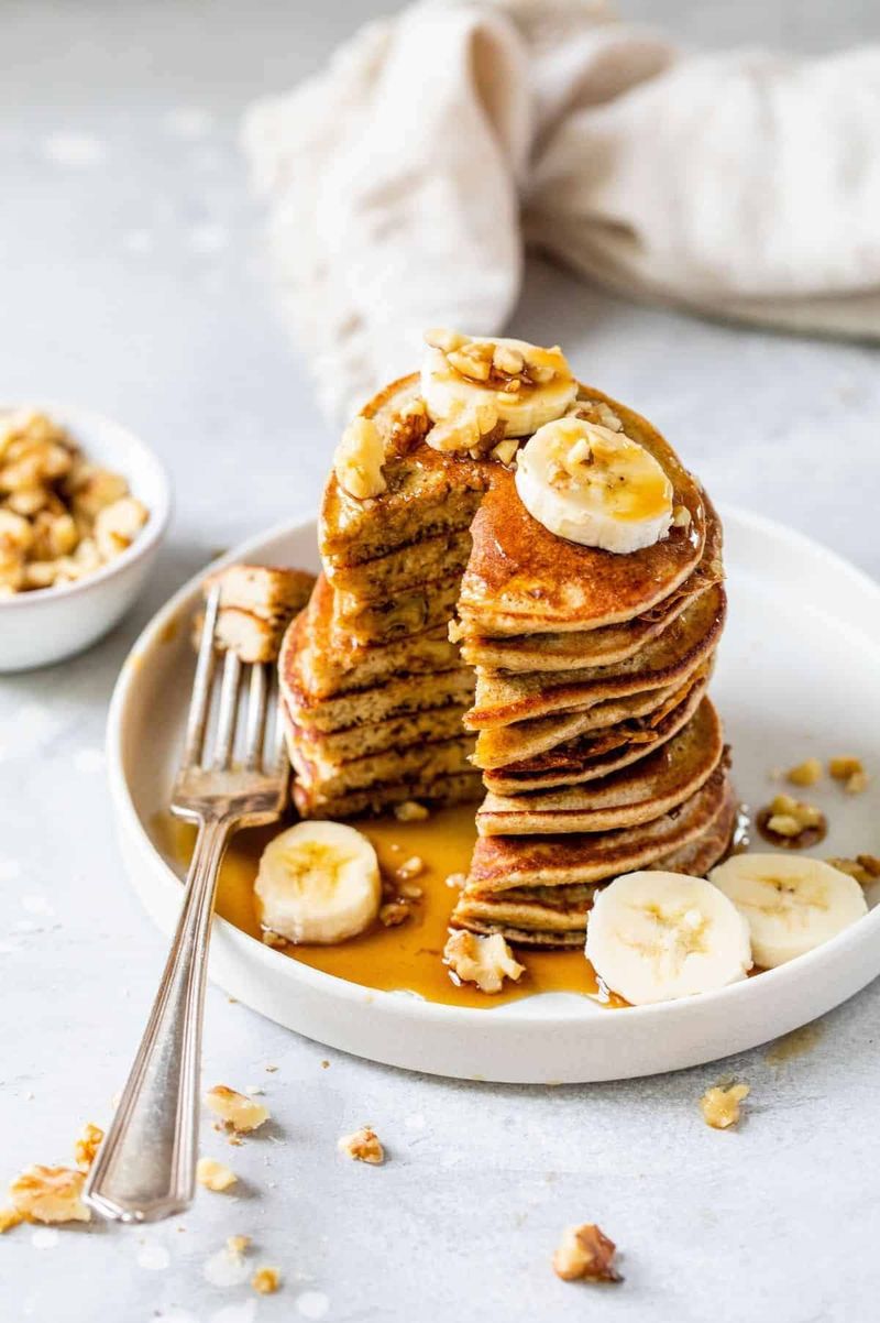 Banana Oatmeal Pancakes