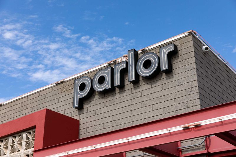 The Parlor - From Beauty Salon To Pizza Paradise