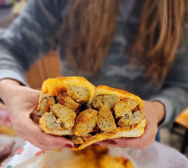 Connecticut – Nardelli’s Grinder Shoppe