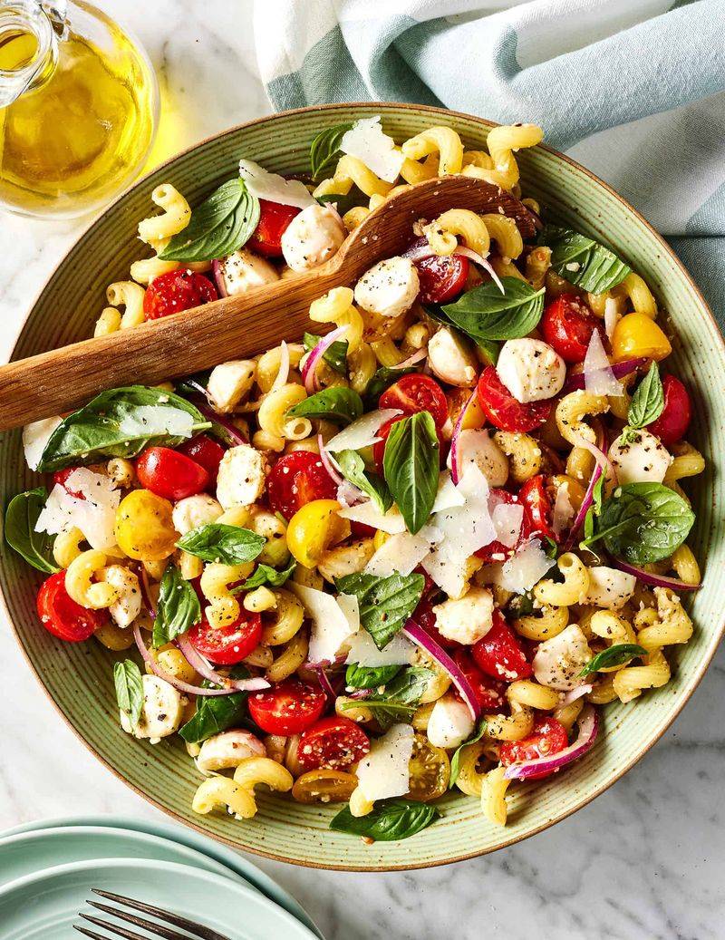 Caprese Pasta Salad With Chickpeas