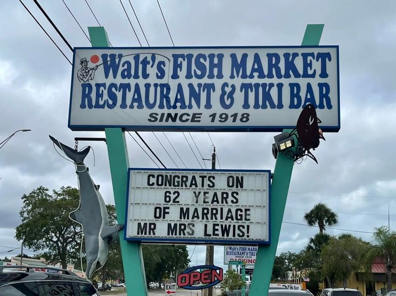 Florida - Walt's Fish Market & Restaurant