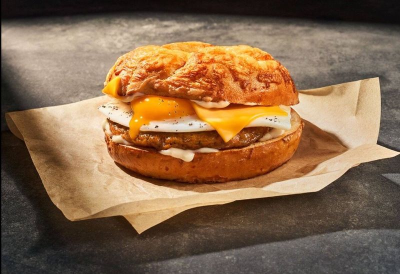 Panera Bread Bacon, Scrambled Egg & Cheese On Asiago Bagel