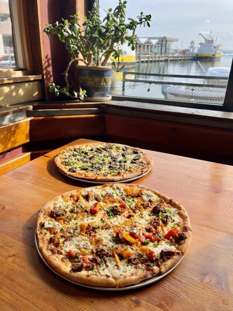 Portland, Maine: Lobster Pizza