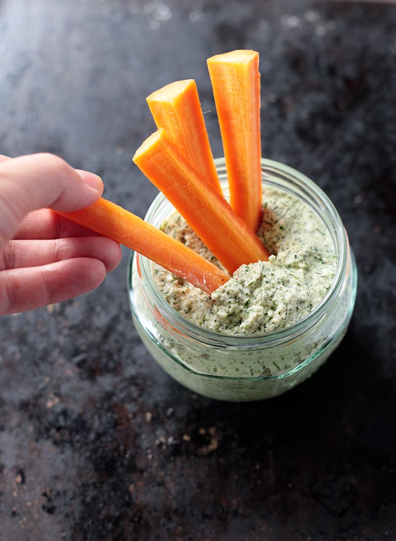 Carrot Sticks With Cashew Dip
