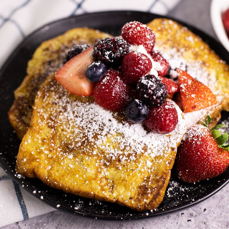 French Toast Dusted With Cinnamon