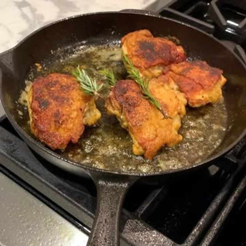 Crispy Garlic Chicken Thighs