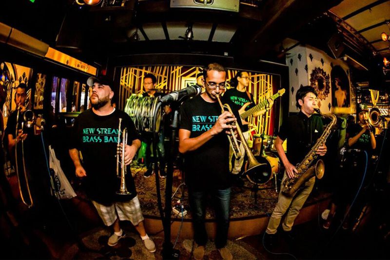 Establishments With Deafening Music