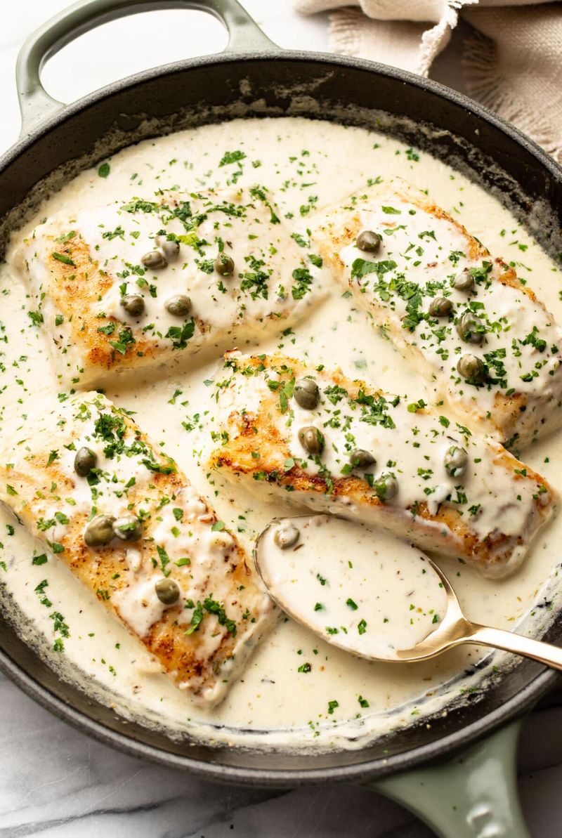 Herb-Crusted Tuna With White Wine Sauce