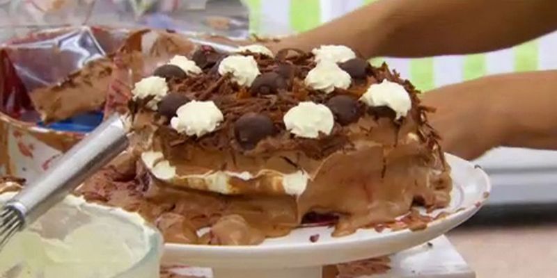 Ruby's Chocolate Orange Cake Collapse
