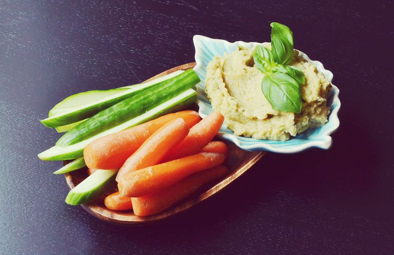 Foods To Enjoy: Hummus And Veggies