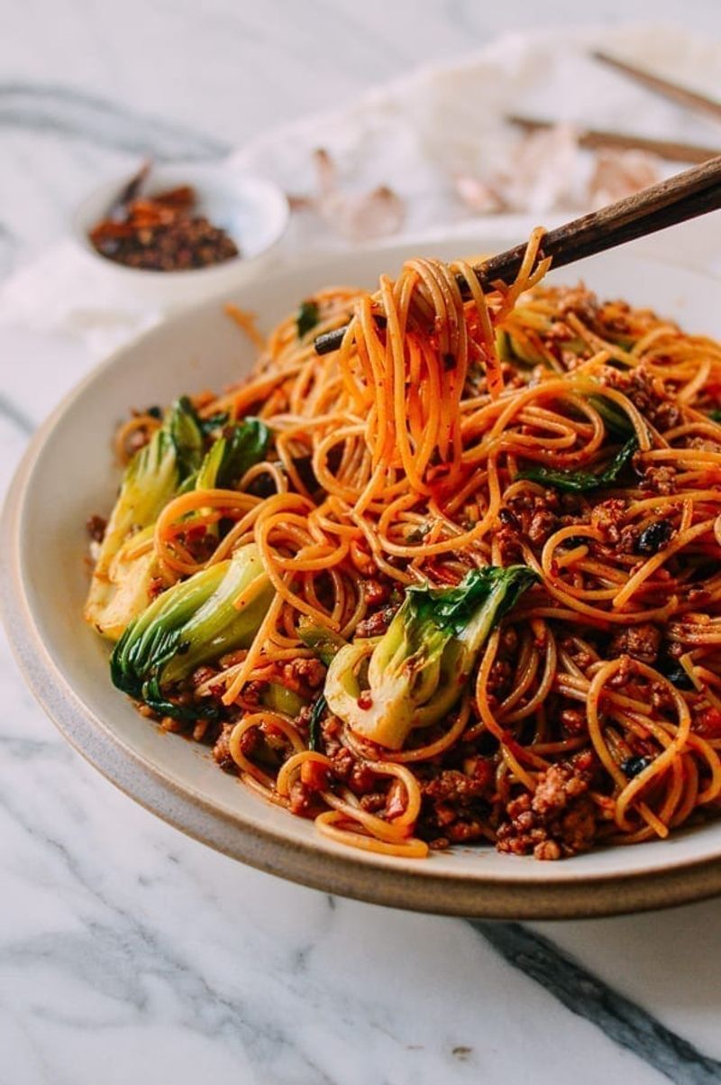 Spicy Garlic Pork Noodles