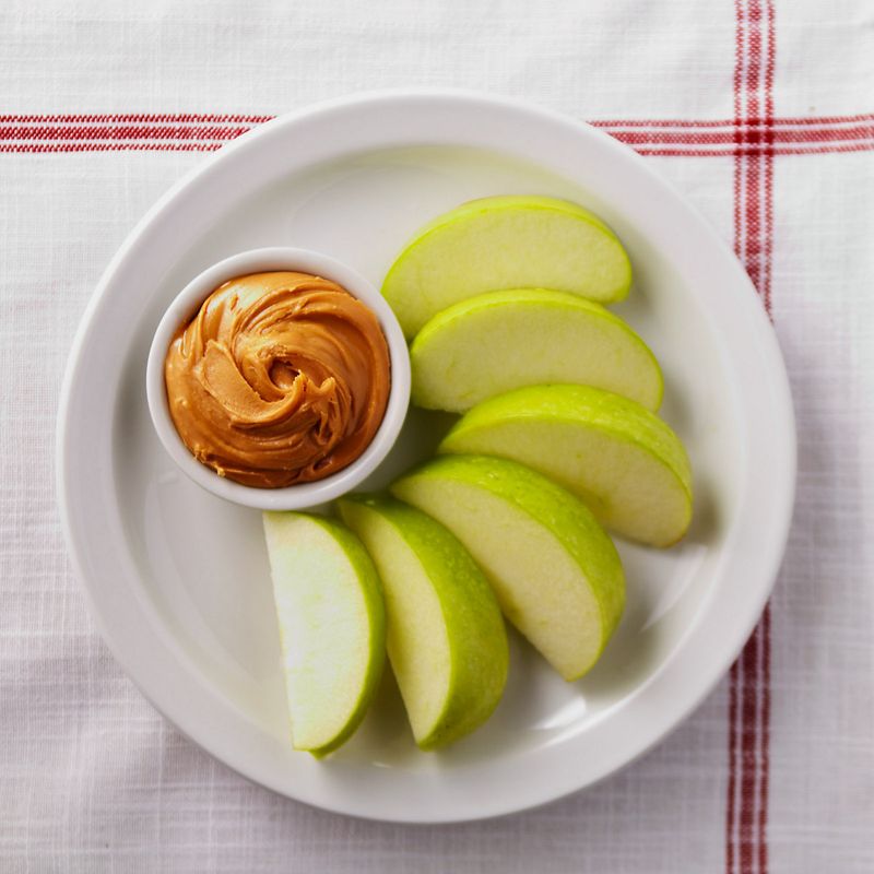 Apple Slices With Peanut Butter