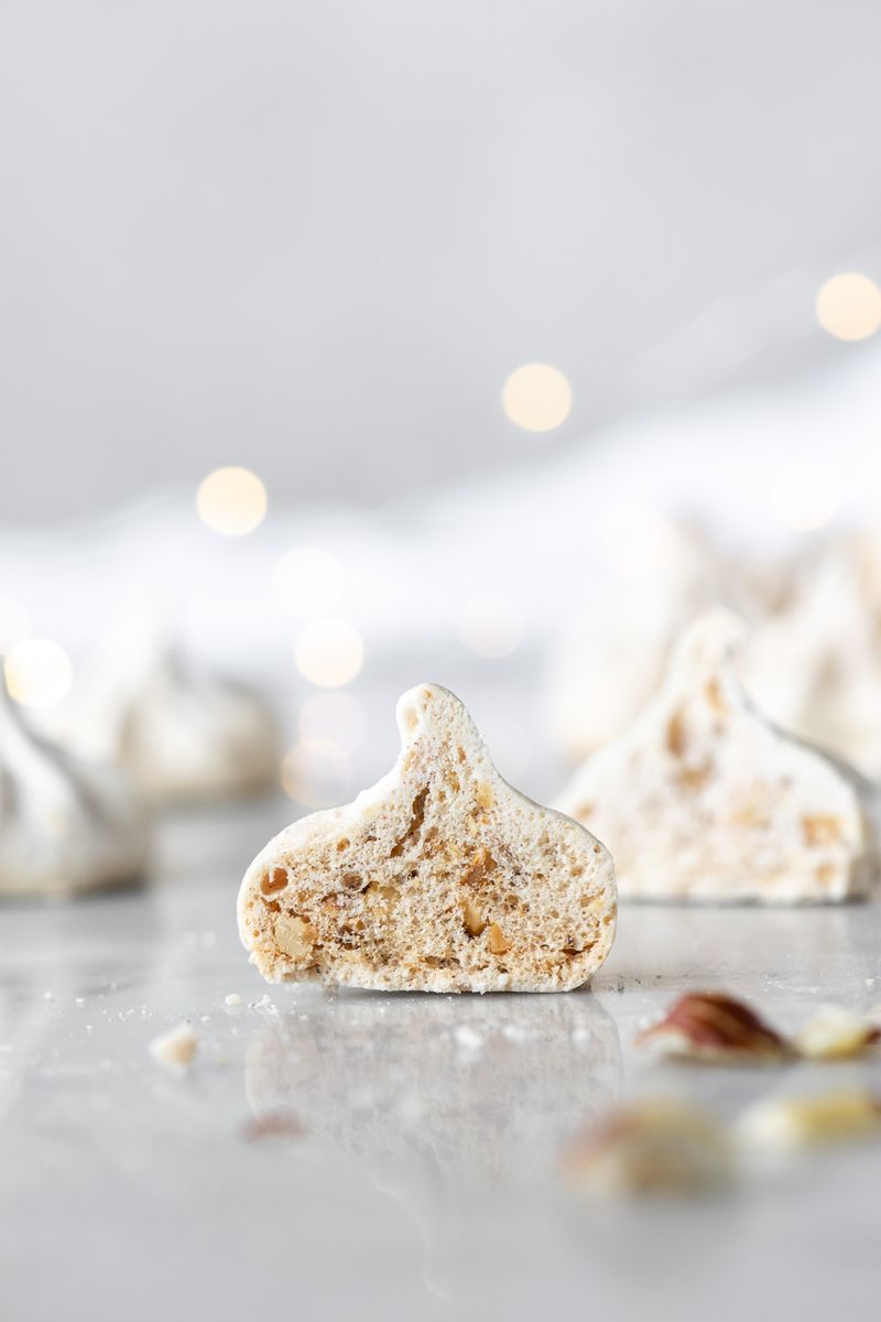 Hazelnut Meringue Cookies