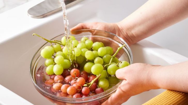 How To Clean Grapes Using These 5 Easy Methods