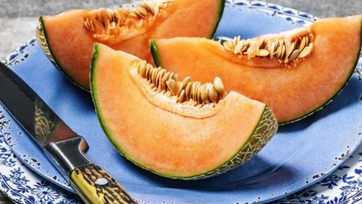 How To Pick The Perfectly Ripe Cantaloupe At The Store