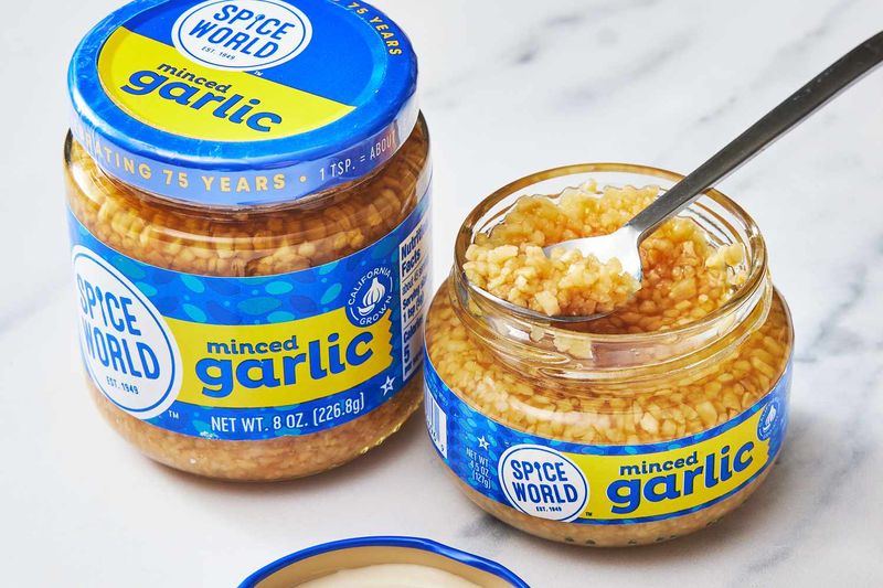 Bobby Flay Shuns Jarred Garlic
