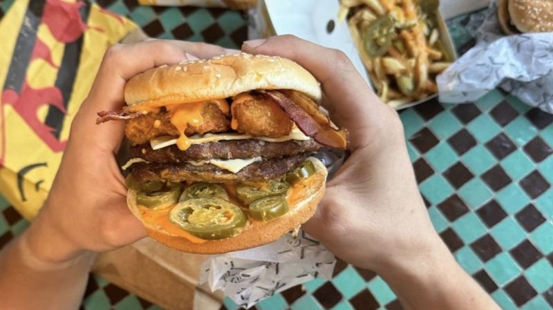 Carl's Jr. Spicy Guacamole Angus Burger