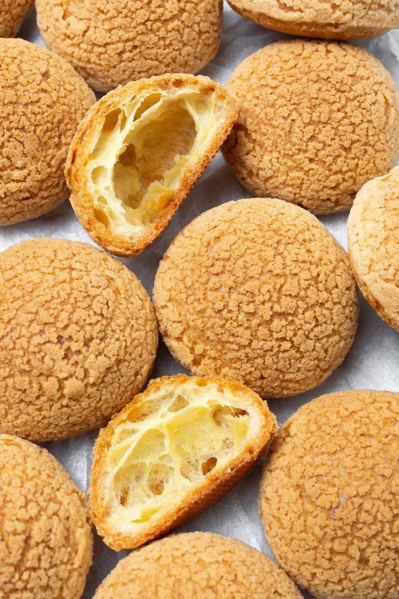 Choux Au Craquelin